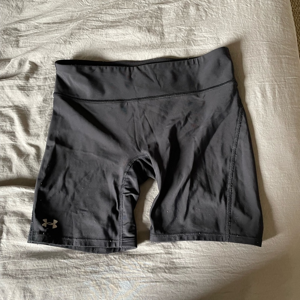 Black under armour bike short